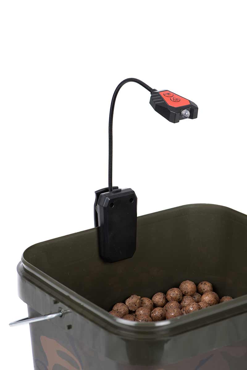 dei001_spomb_bucket_light_on_bucket_3jpg